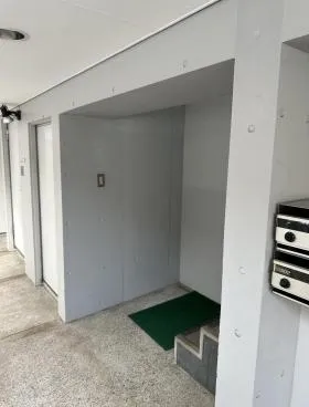 ロイクラトン左門町ビルの外観