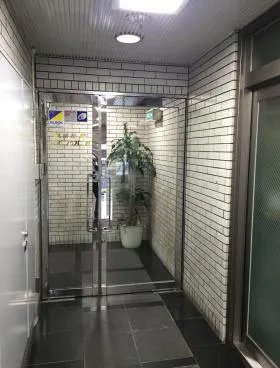 銀座ウイングビルの外観