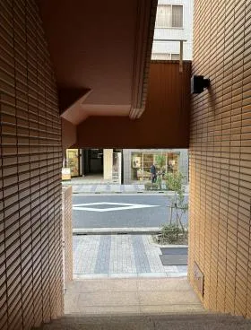 二引ビルの外観