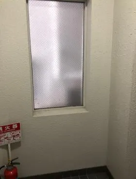 逸侶ビルの外観