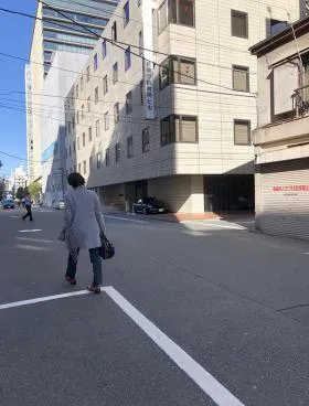 逸侶ビルの外観