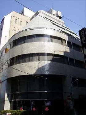 CIMA100ビルの外観