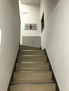 新広栄ビルの外観