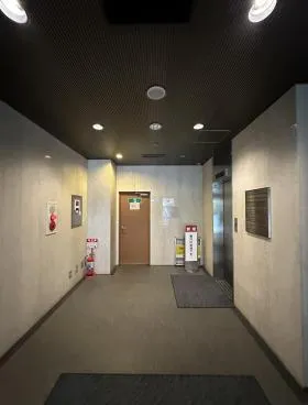 KMビルの外観