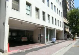 萬産ビルの外観