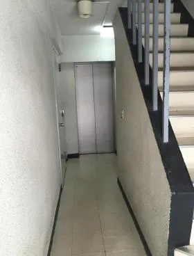 鈴武ビルの外観