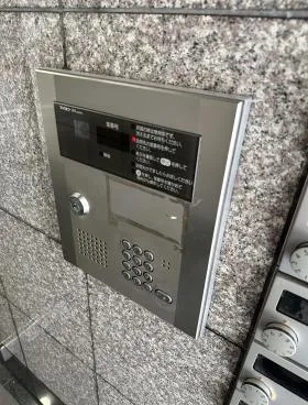 丸栄ビルの外観