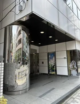 OSビルの外観