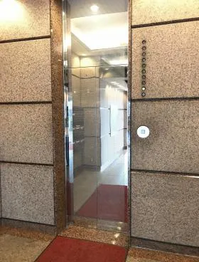 精文館ビルの外観