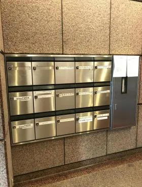 精文館ビルの外観