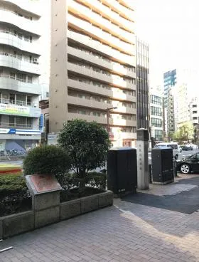精文館ビルの外観