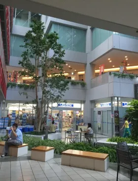 シーバンスS館の外観