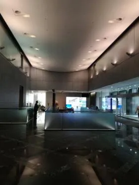 シーバンスS館の外観
