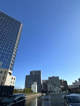 シーバンスS館の外観