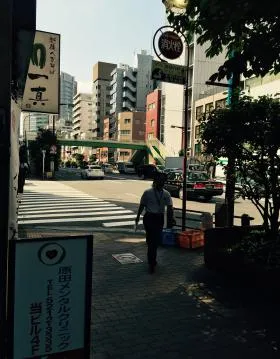 アクサンビルの外観