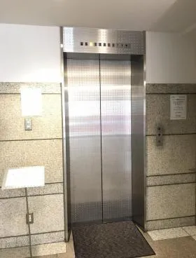 UETAKEビルの外観