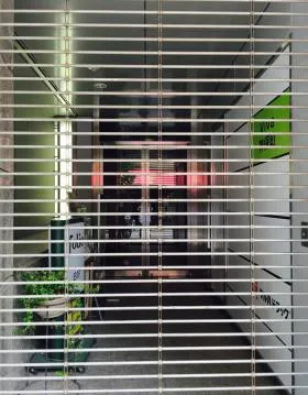 冨山房ビルの外観