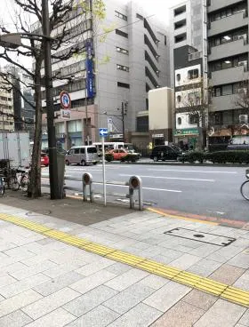 開拓社ビルの外観