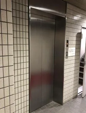 一番町法眼坂ビルの外観
