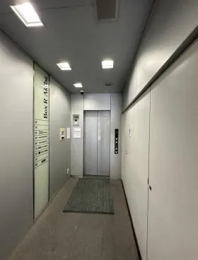 Box’R Akibaの外観