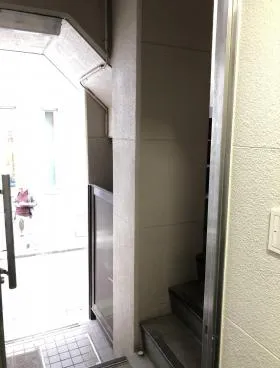 ゴンドラビルの外観