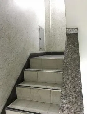 センダビルの外観