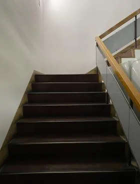 新和ビルの外観