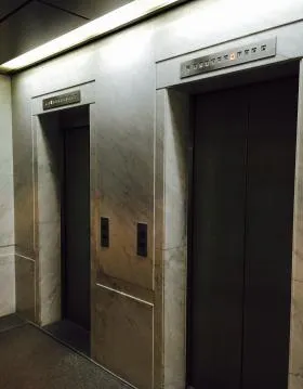 一番町Mビルの外観