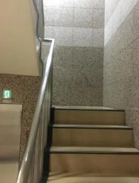 英(ハナブサ)ビルの外観