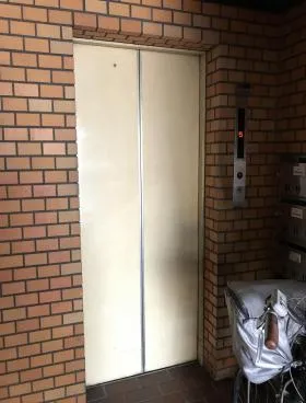 相原ビルの外観
