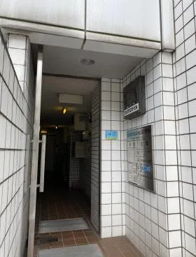 ビッグウエストビル1号館の外観