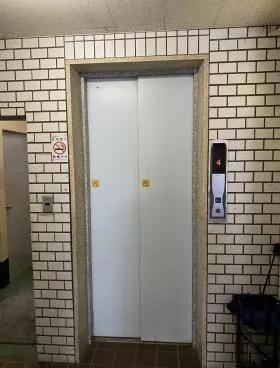 ビッグウエストビル1号館の外観