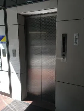 TOKENビルの外観