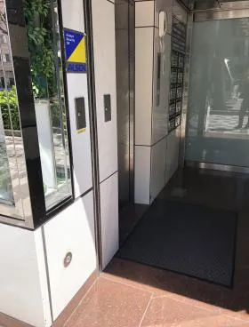 TOKENビルの外観