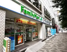 ファミリーマート+ファーマライズ薬局