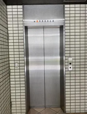重盛ビルの外観