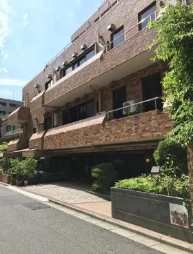 紀尾井ロイヤルハイツビルの外観