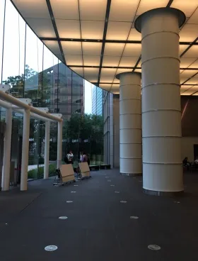 アークヒルズ仙石山森タワーの外観