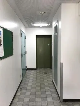 柏屋ビルの外観