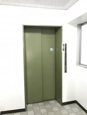 柏屋ビルの外観