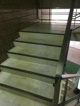 藤久ビル西1号館の外観