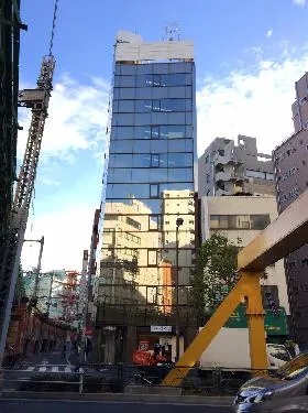 須田町パークビルの外観
