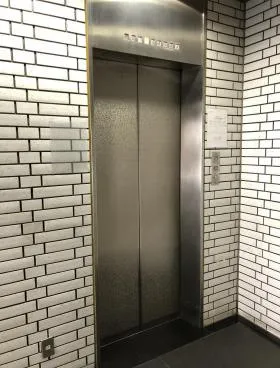TOKYO CENTRAL SHIBUYA(旧:渋谷三信)ビルの外観