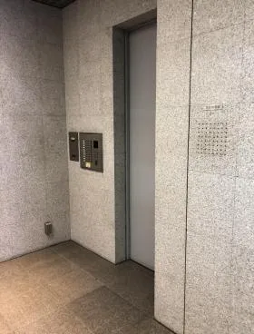 クォードビルの外観