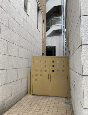 MOビルの外観
