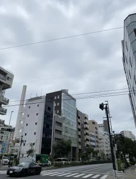 MOビルの外観