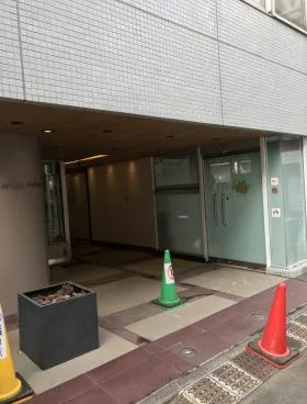 青山アイビスビルの外観