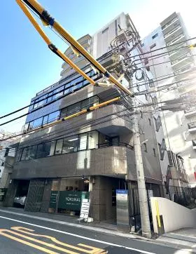 ヤマベビルの外観
