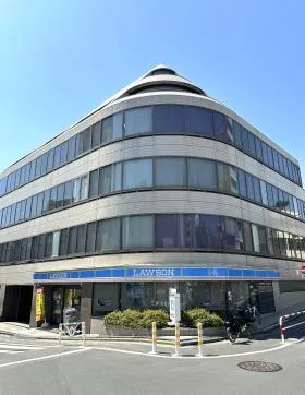 元代々木サンサンビルの外観