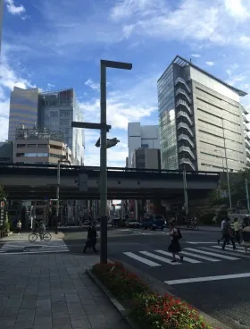 京橋伸和ビルの外観